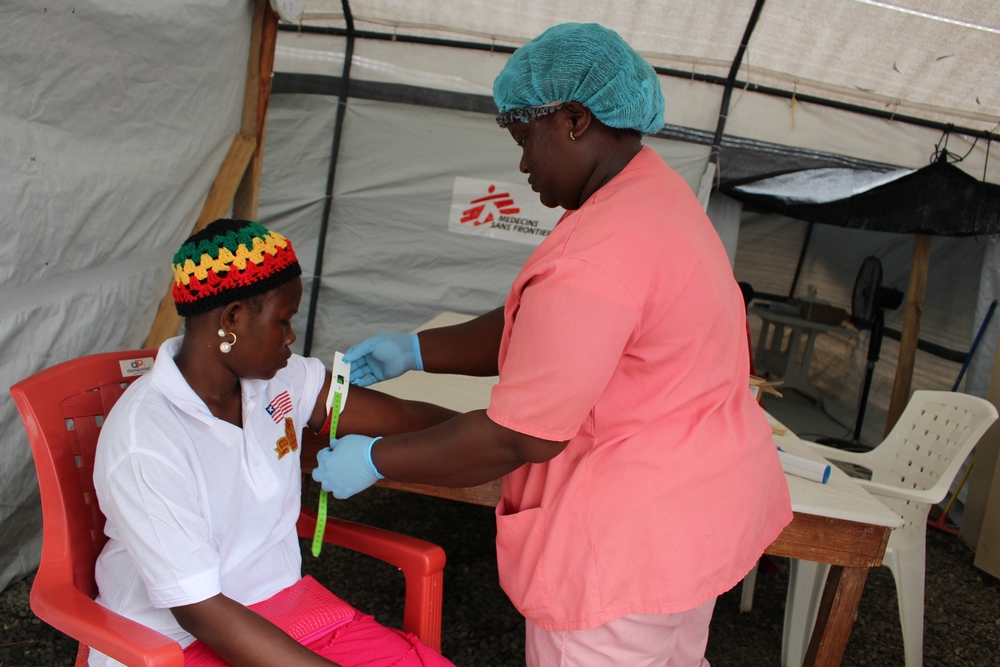 liberia-msf143555-ebola-sarampo-adolphus-mawolo