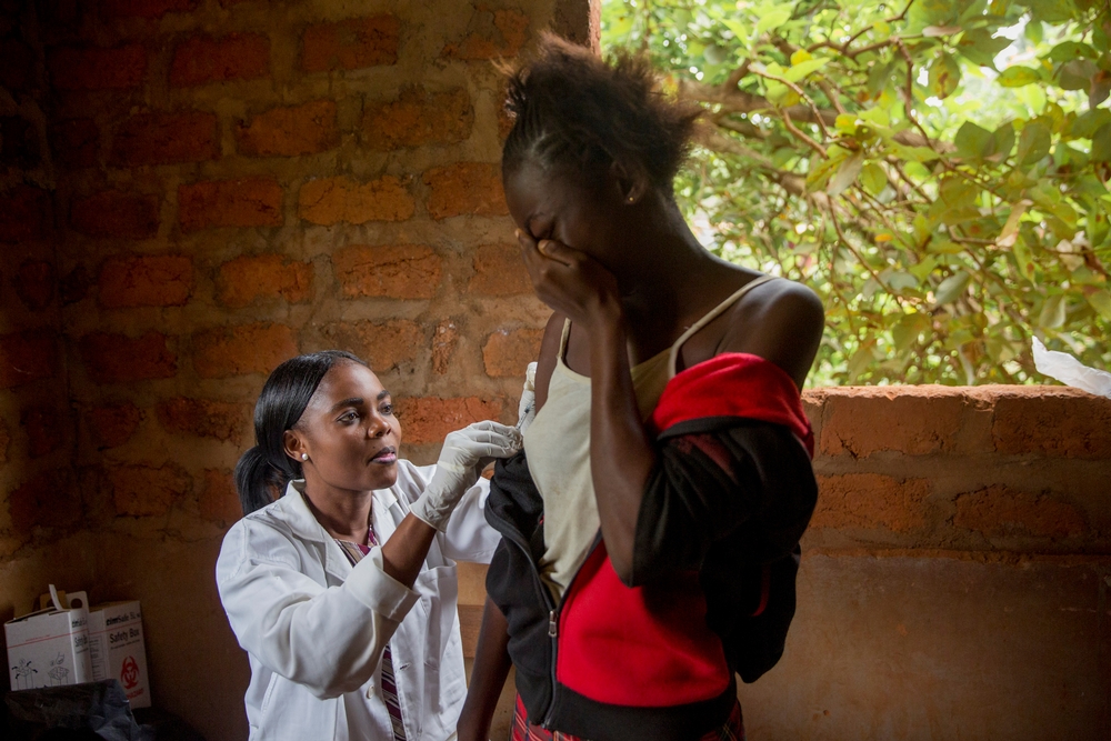 Equipes ajudam a conter febre amarela em Angola e na RDC