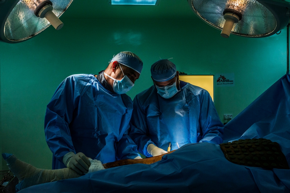 Guerras e conflitos em países vizinhos aumentaram o número de pessoas em busca de cuidados no hospital de cirurgia reconstrutiva de MSF em Amã