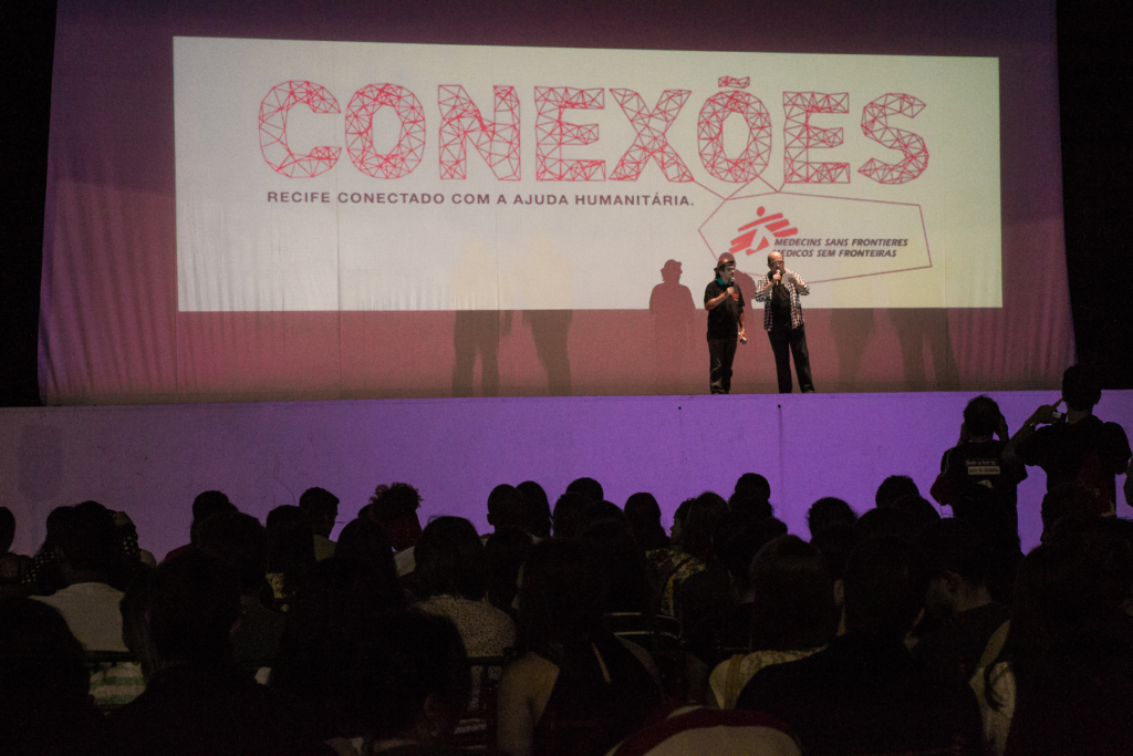 Cinema a céu aberto marca abertura do Conexões MSF no Recife