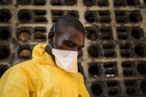 Sobreviventes do Ebola: cura pela partilha