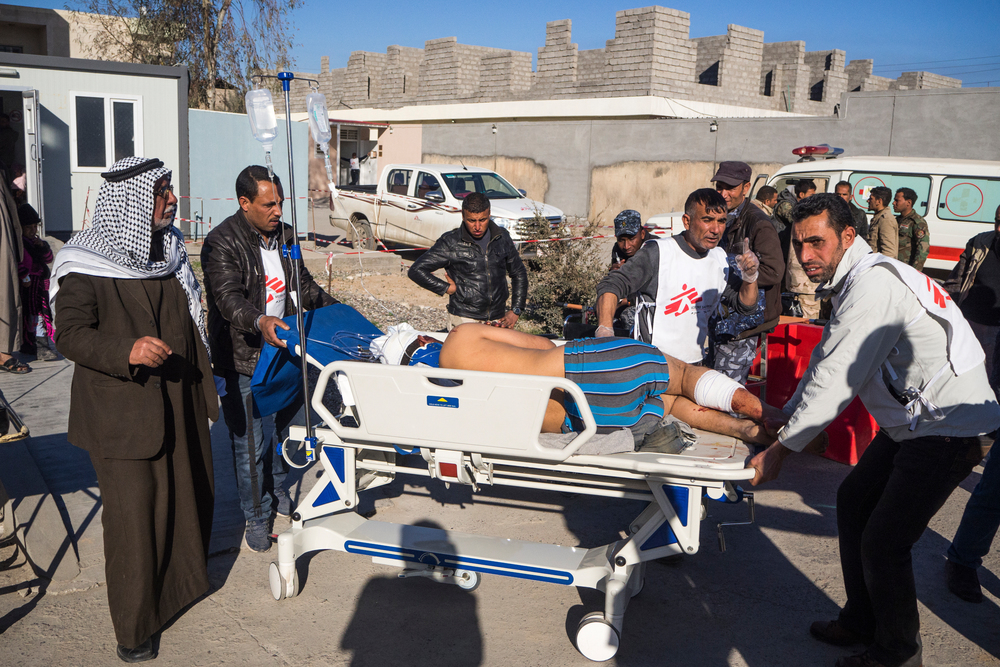 Iraque: a difícil jornada de curar feridos em Mossul