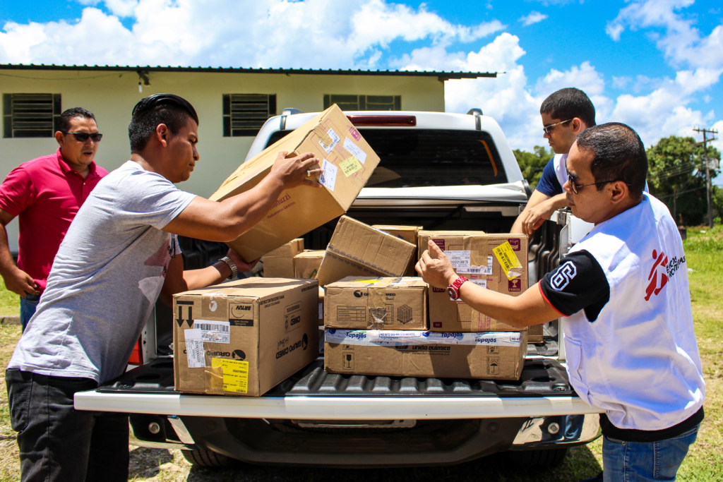 MSF distribui kits de higiene para venezuelanos em Roraima