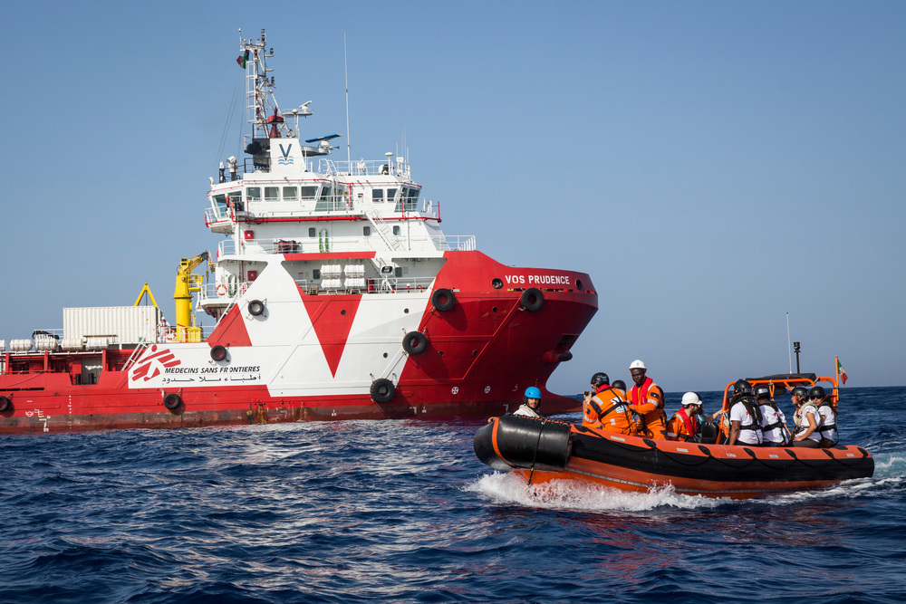 MSF suspende atividades de navio de busca e salvamento.