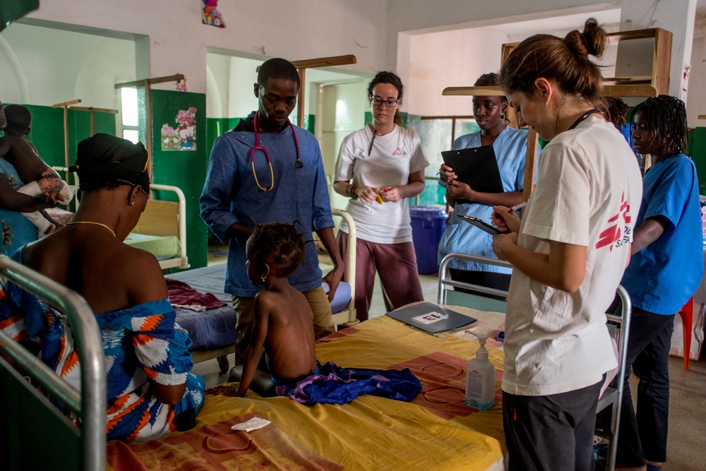 Guiné-Bissau: assistência a crianças em Bafatá