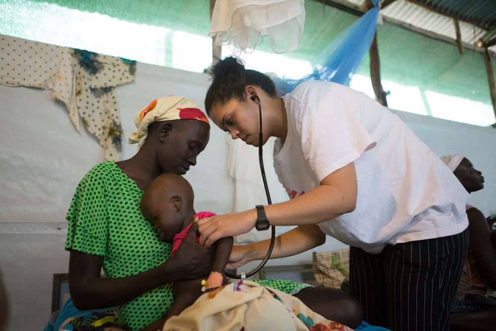 Sul-sudaneses encontram atendimento médico de emergência na Etiópia