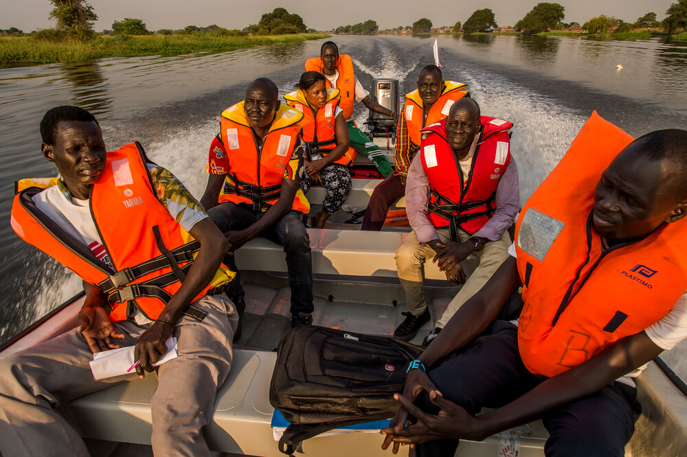 De barco e de carro, MSF leva atendimento médico a locais remotos no Sudão do Sul