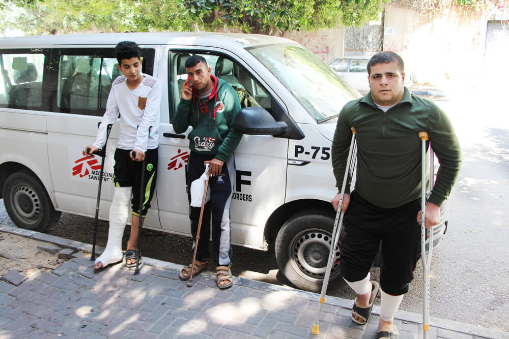 Equipes de MSF tratam graves e devastadoras feridas à bala em Gaza