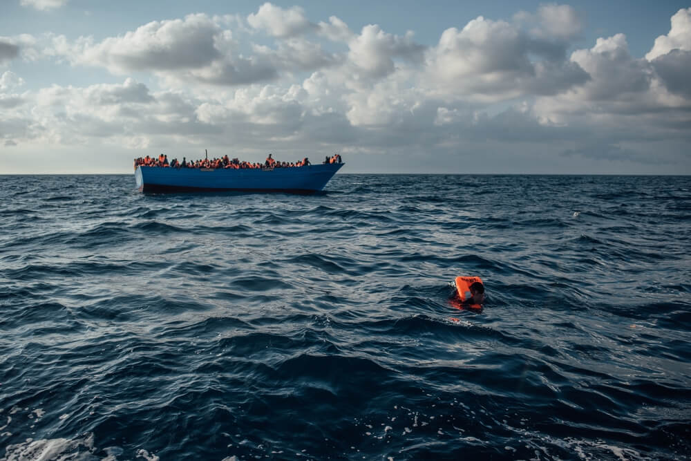 Número de afogamentos dispara enquanto Europa bloqueia assistência no Mediterrâneo