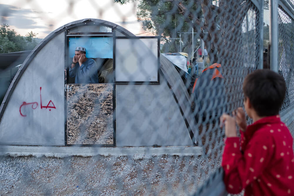 Confinamento, violência e caos: a realidade dos campos de refugiados na Europa