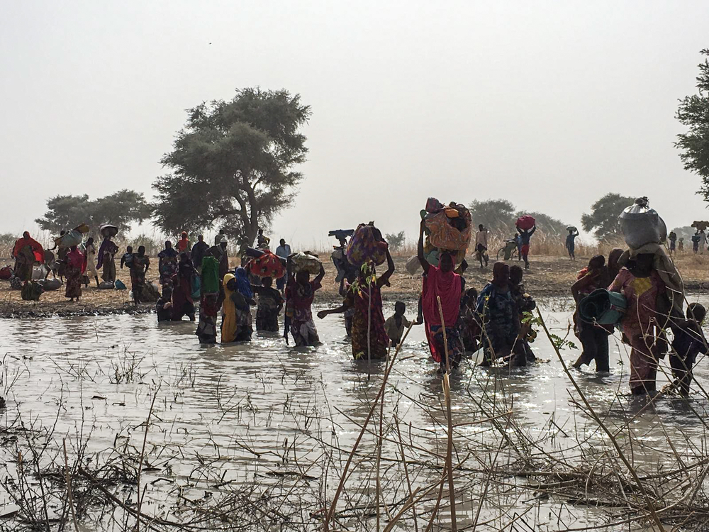 Milhares que fogem de Rann, na Nigéria, buscam assistência em Camarões