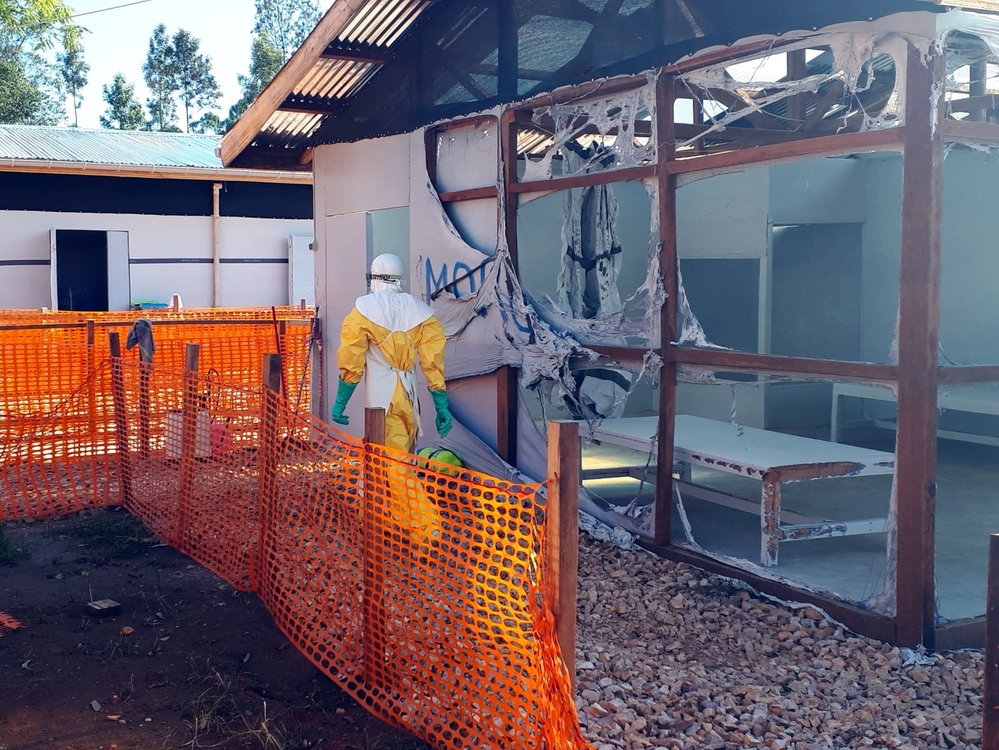 Centro de Ebola de Médicos Sem Fronteira é desativado após ataque violento