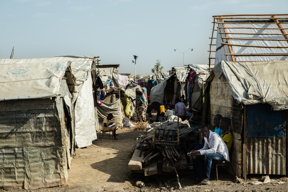 Condições de proteção de deslocados: a vida dentro e fora de um campo