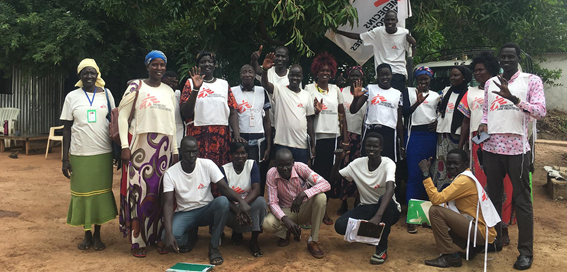 A promotora de saúde britânica Elizabeth Wait compartilha como uma equipe no Sudão do Sul está reformulando a educação em saúde