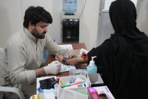 Paquistão: informação para combater a hepatite C na Colônia Machar em Karachi