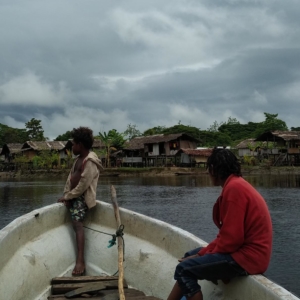 Papua-Nova Guiné: levando a cura pelo curso das águas