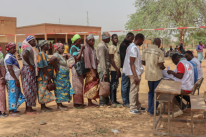 Em Burkina Fasso, 386 mil pessoas vivem em condições degradantes