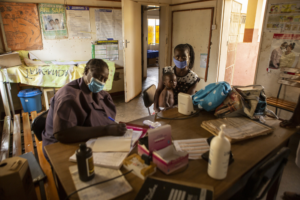 Enfermeiros estão na linha de frente em projeto contra doenças não transmissíveis no Zimbábue