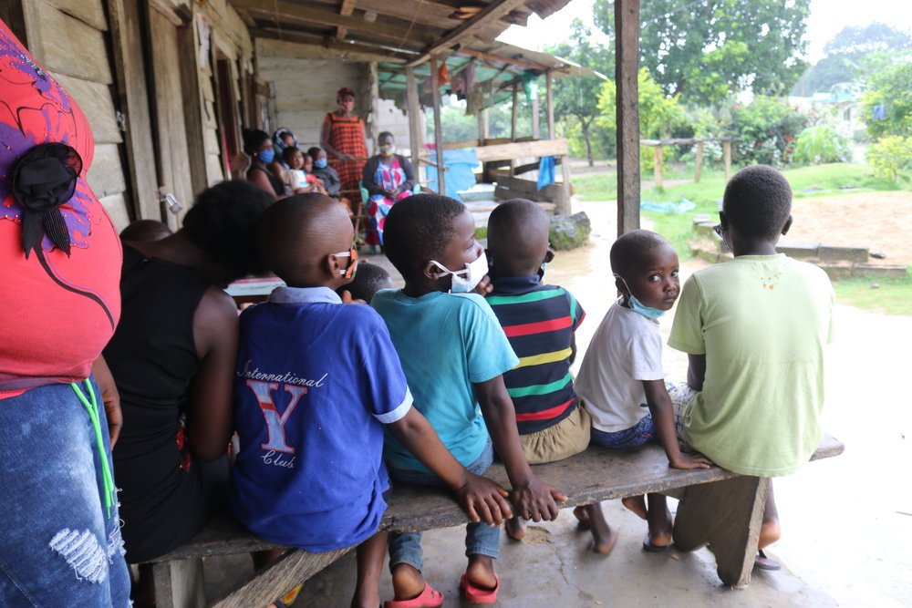 Camarões: descentralização da saúde é vital para pessoas deslocadas pela violência