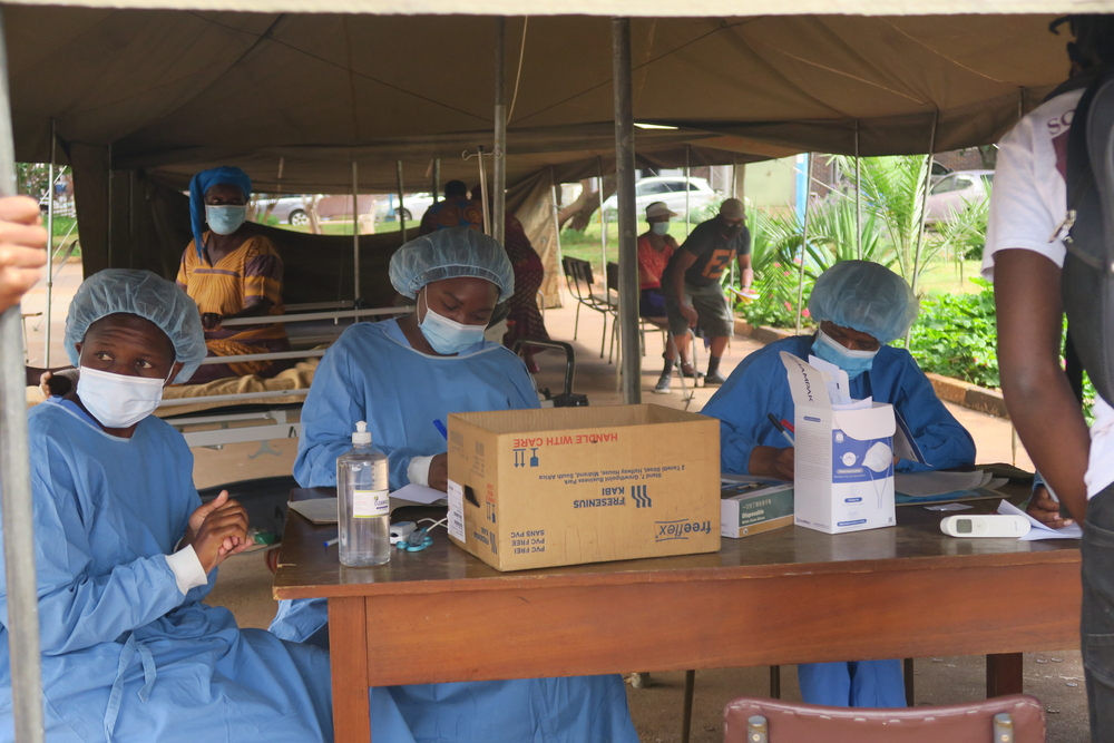 Zimbábue: sistema de saúde está exaurido pela onda mais recente de COVID-19