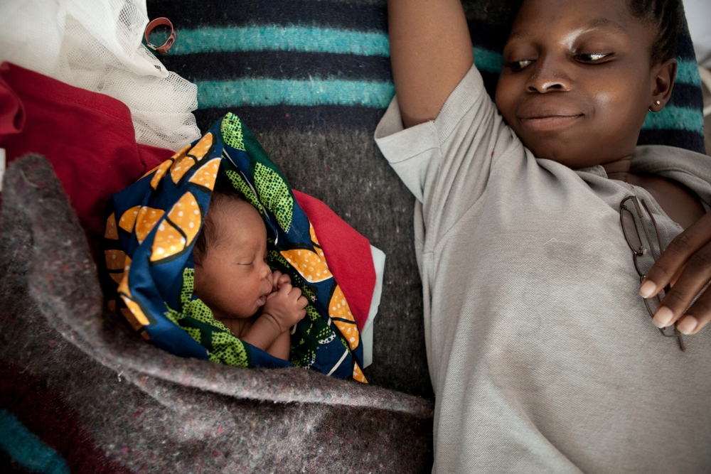 Uma semana após seu nascimento, o filho de Chantal está fora da unidade de pré-natal e pode ficar com a mãe. Quando os dois estiverem fortes e saudáveis, mãe e filho irão para casa.