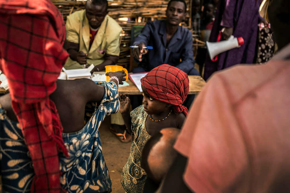 A quimioprevenção sazonal da malaria (MSC, na sigla em inglês) é implementada no Níger pela primeira vez. Mais de 206 mil crianças com idades entre três meses e cinco anos de idade recebem o tratamento preventivo durante o período de pico de casos da doença. Equipes de MSF trabalham em conjunto com o pessoal do Ministério da Saúde nas regiões de Zinder, Tahou e Maradi.