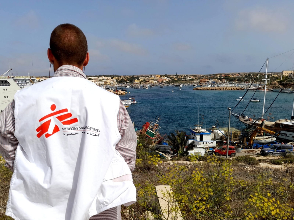 Lampedusa: a abordagem atual não protege adequadamente migrantes e solicitantes de asilo