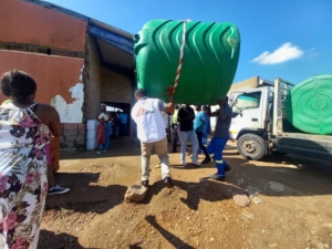 Na África do Sul, milhares estão desabrigados e sob risco de doenças após  enchentes devastadoras em KwaZulu-Natal - MSF Brasil