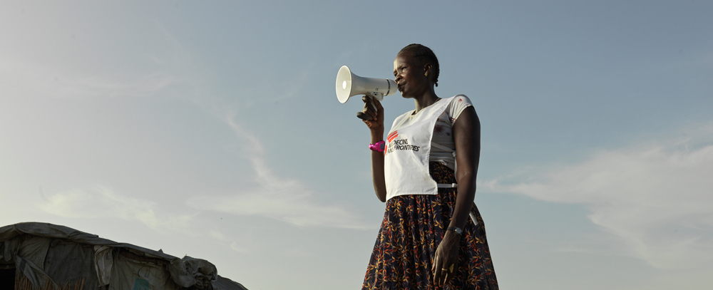 Debora Nyabol Gai is an MSF health promoter, helping to mobilise community members in Bentiu IDP camp to get vaccinated against hepatitis E. 

"People have an idea about hepatitis E because we did mobilisation activities before the vaccination. So when the vaccines were brought here, everyone show up for vaccination", said Debora.