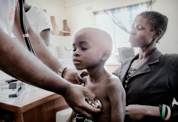 ViiV, divisão da Pfizer e da GSK para HIV/Aids, impede que crianças que vivem com o vírus recebam medicamentos