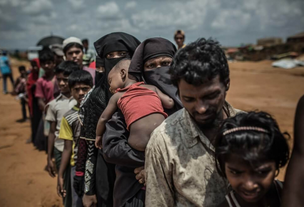 Um ano depois da fuga pela sobrevivência