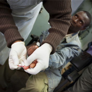 2014-07-21-HIV-MSF-MSB3638