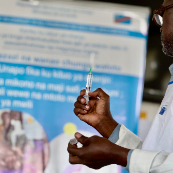 Campanha de vacinação contra o sarampo feita por MSF, em parceria com autoridades locais, na República Democrática do Congo. Março de 2026. ©MSF