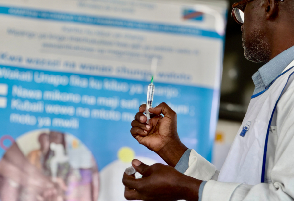 Campanha de vacinação contra o sarampo feita por MSF, em parceria com autoridades locais, na República Democrática do Congo. Março de 2026. ©MSF