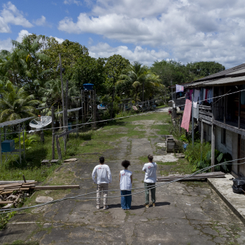 Em Portel, na ilha do Marajó, MSF atuou para fortalecer o acolhimento a sobreviventes de violência sexual, unindo serviços de saúde, capacitação de profissionais e a construção de uma rede de cuidado. ©Diego Baravelli/MSF