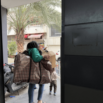 Liceu Abel Kader, em Beirute, onde funciona um abrigo. Especialmente no sul de Beirute e no sul do Líbano, as pessoas perderam suas casas, entes queridos e meios de subsistência. Mais de um milhão foram deslocadas à força. ©MSF