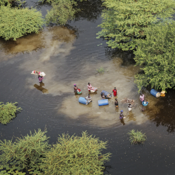 Em 2022, enchentes no estado de Unity, no Sudão do Sul, afetaram milhares de pessoas. Casas, plantações e unidades de saúde foram submersos pelas água. Bentiu, Sudão do Sul © Sean Sutton