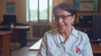Zulfiya Dustmatova, médica de MSF no Tadjiquistão. © Jasňa Riegerová/MSF