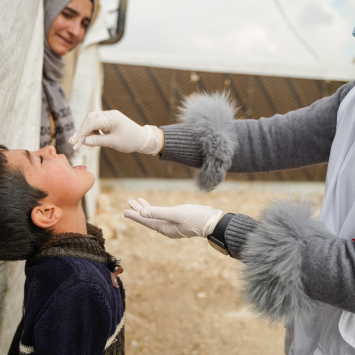 Em 2022, equipes de MSF apoiaram a campanha nacional de vacinação contra o cólera lançada pelo Ministério da Saúde do Líbano.  © Mohamad Cheblak/MSF