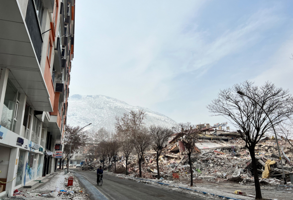 Centro da cidade de Elbistan, no sul da Turquia, após terremoto. Foto: Igor Barbero/MSF