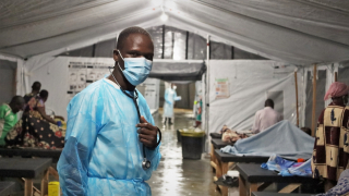 Azize Luis Tricamo, médico que atuou com MSF na resposta ao cólera na Zambézia. Foto: Martim Gray Pereira/MSF