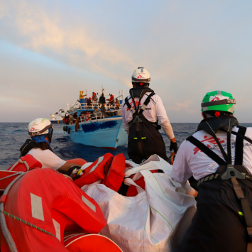 Equipe de MSF em operação de busca salvamento no Mediterrâneo em maio de 2023. Foto: Skye  McKee/MSF
