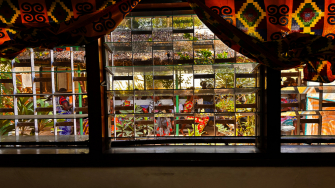 Vista da área de espera do centro de Tongolo, em Bangui, onde MSF mantém um projeto de atendimento a sobreviventes de violência sexual. © Juan Carlos Tomasi/MSF