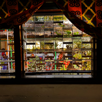 Vista da área de espera do centro de Tongolo, em Bangui, onde MSF mantém um projeto de atendimento a sobreviventes de violência sexual. © Juan Carlos Tomasi/MSF