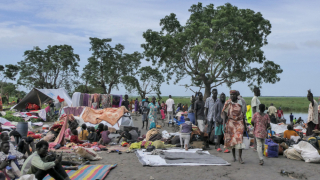 Repatriados recém-chegados no porto de Bulukat, em Malakal, no Estado do Alto Nilo. © Gale Julius Dada/MSF