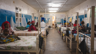 Centro de alimentação terapêutica do hospital geral de referência de Masisi, onde profissionais de MSF atuam desde 2007 em apoio ao Ministério da Saúde da RDC. © Laora Vigourt/MSF