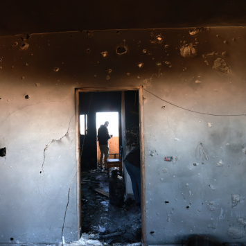 Abrigo de MSF em Al Mawasi, Khan Younis, após ataque das forças israelenses. © Mohammed Abed/MSF