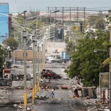 Área de Delmas 18, em Porto Príncipe, após confrontos entre grupos armados e a polícia. © Corentin Fohlen/Divergence
