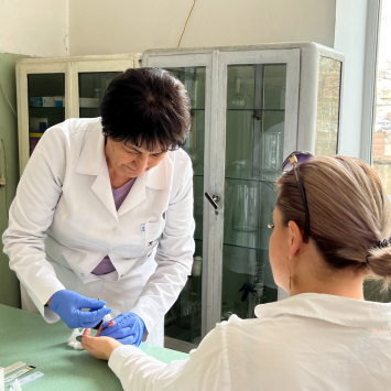 Abertura de serviço de teste de hepatite C em Yerevan. Armênia. © MSF/Etienne Lhermitte