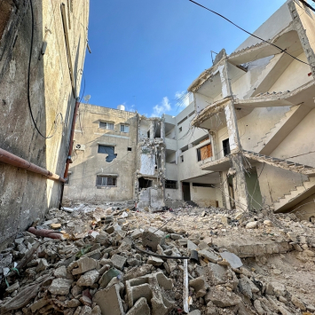 Escombros no acampamento de Tulkarem após ataque aéreo israelense | Outubro de 2024 © Oday Alshobaki/MSF